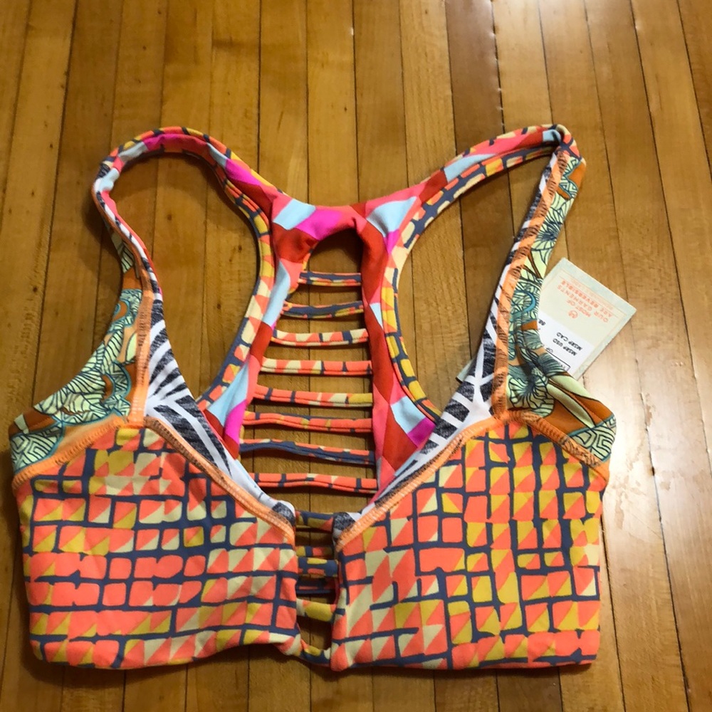 BNWT Super Cute Vibrant Maaji Top